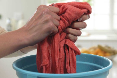 cara mencuci baju dengan tangan